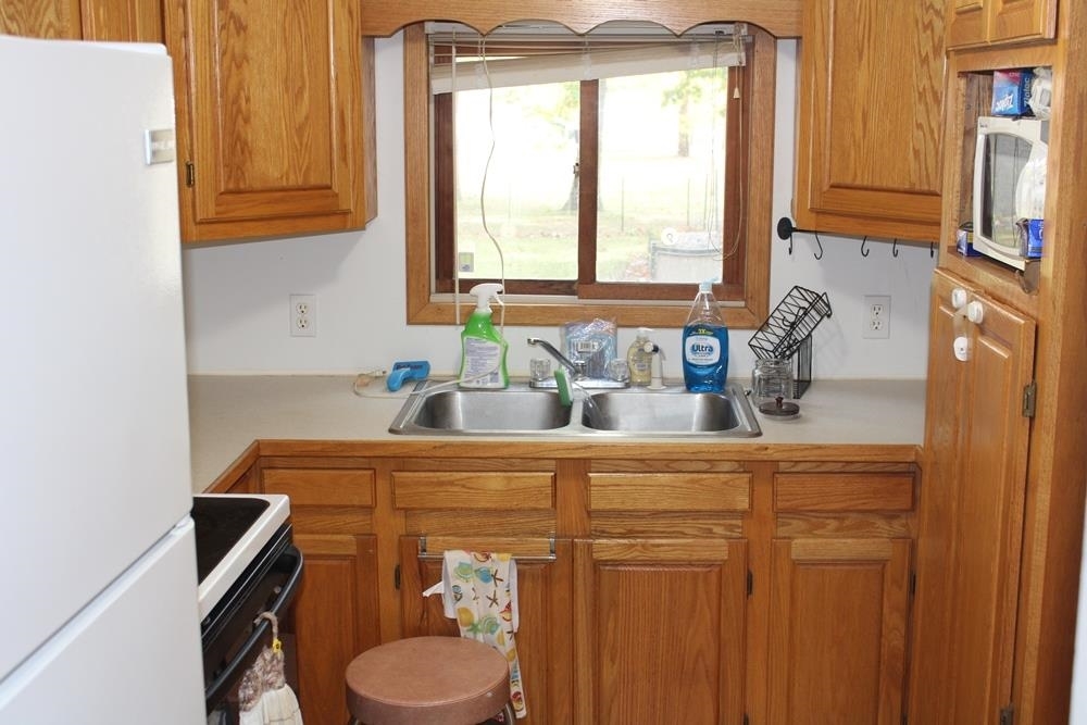 Property Photo:  