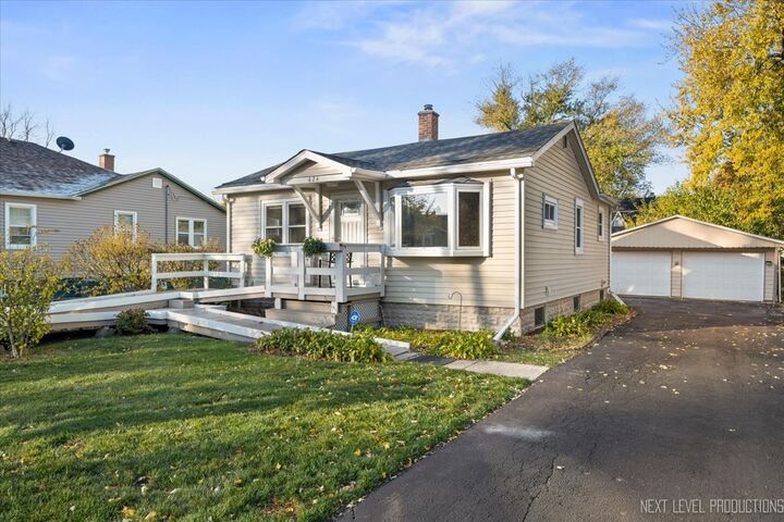 424 N Harrison Avenue  Aurora IL 60506 photo