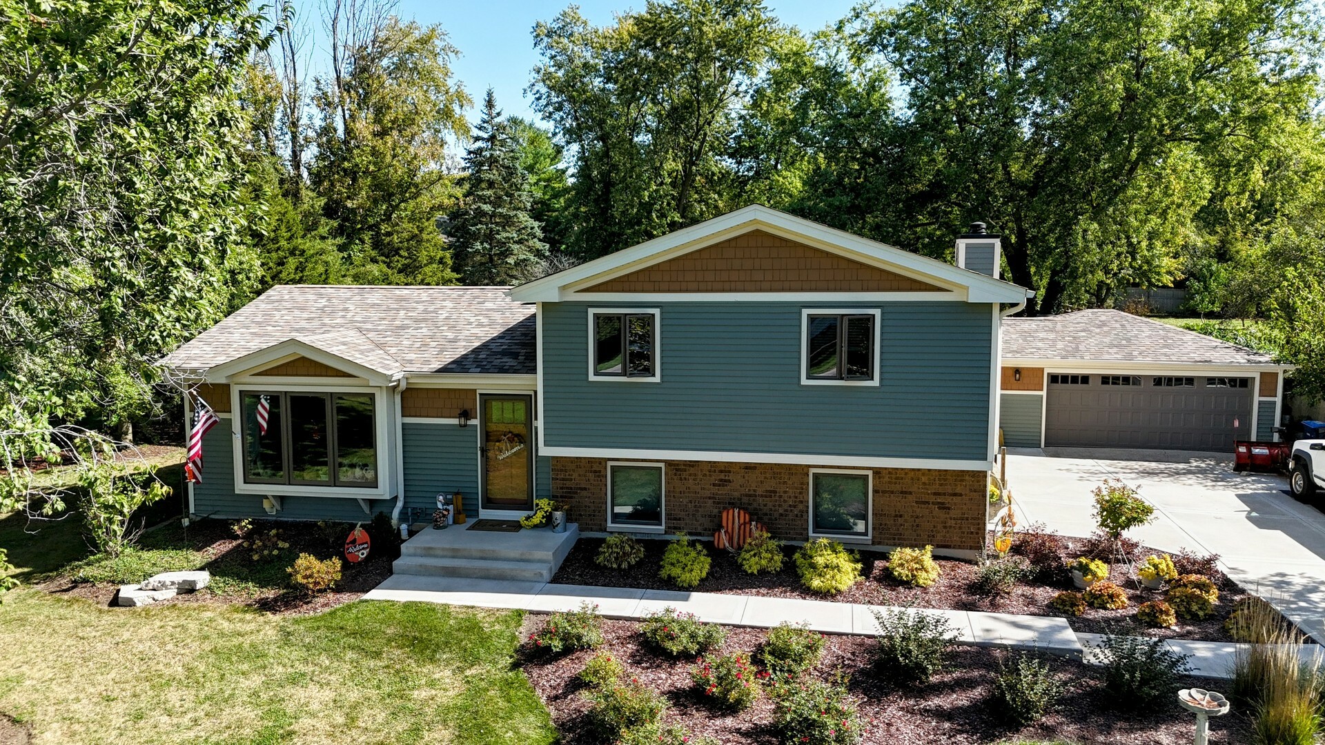 Property Photo: 5603 Essex Road IL 60532