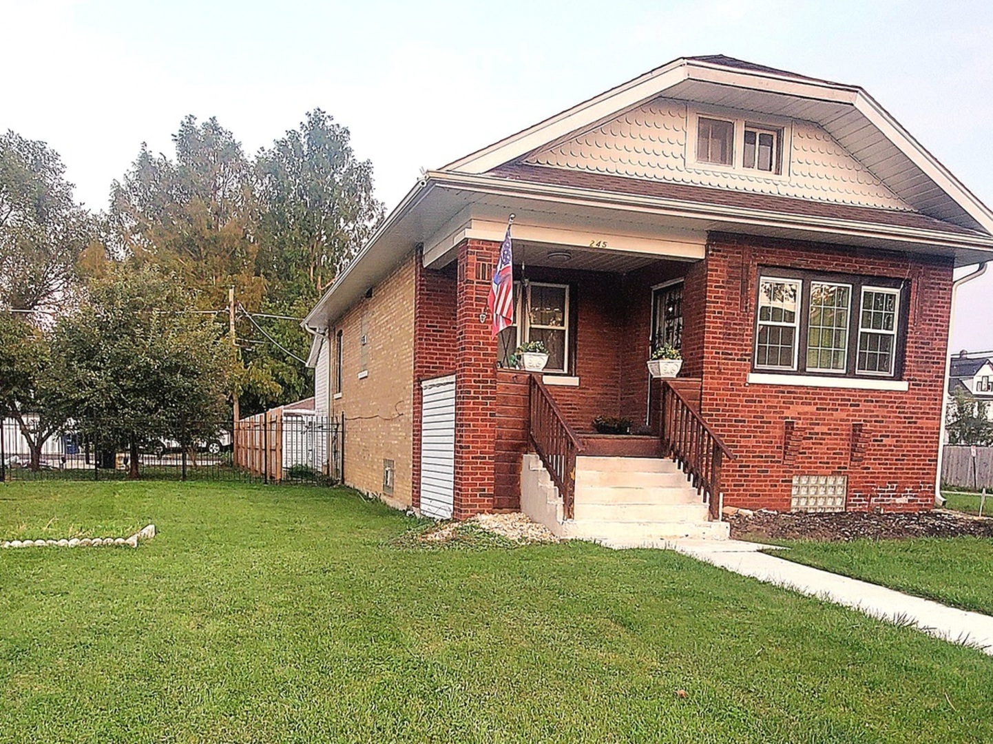 Property Photo:  245 N 18th Avenue S  IL 60153 