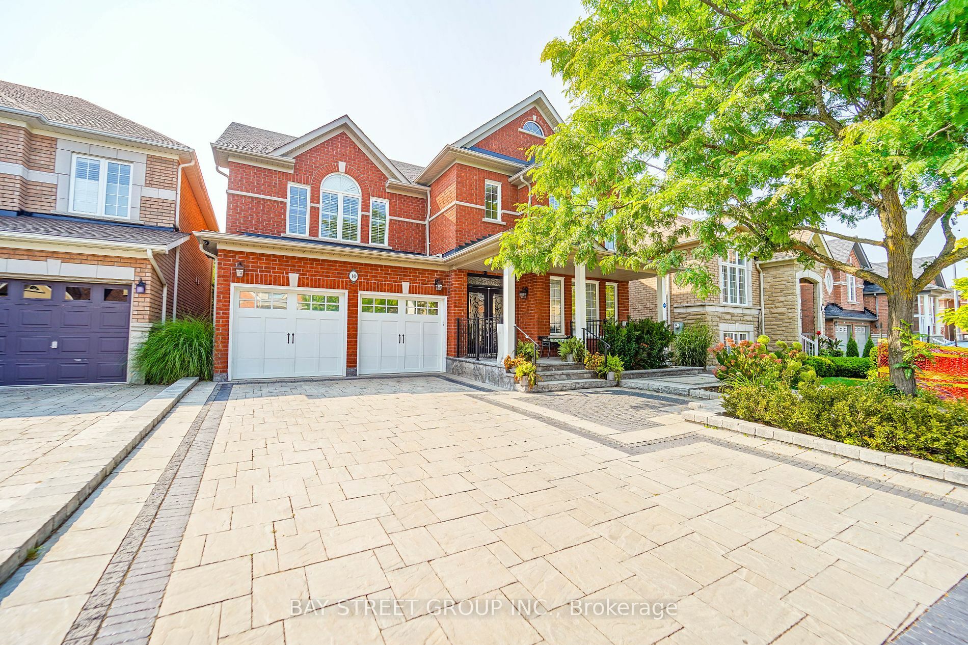 Property Photo:  10 Morland Cres  ON L4G 7Z2 