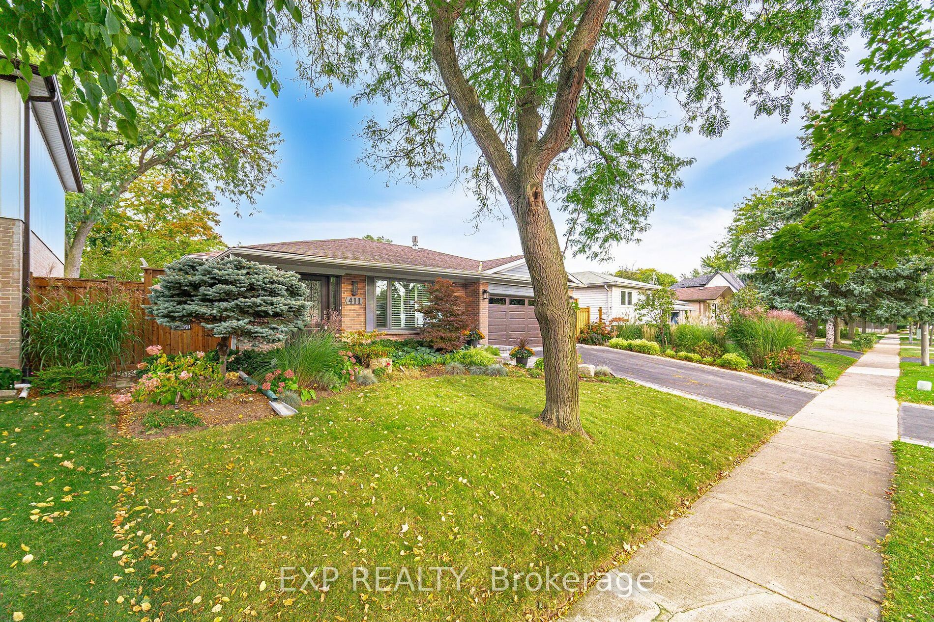 Property Photo:  411 Sunset Dr  ON L6L 3N3 