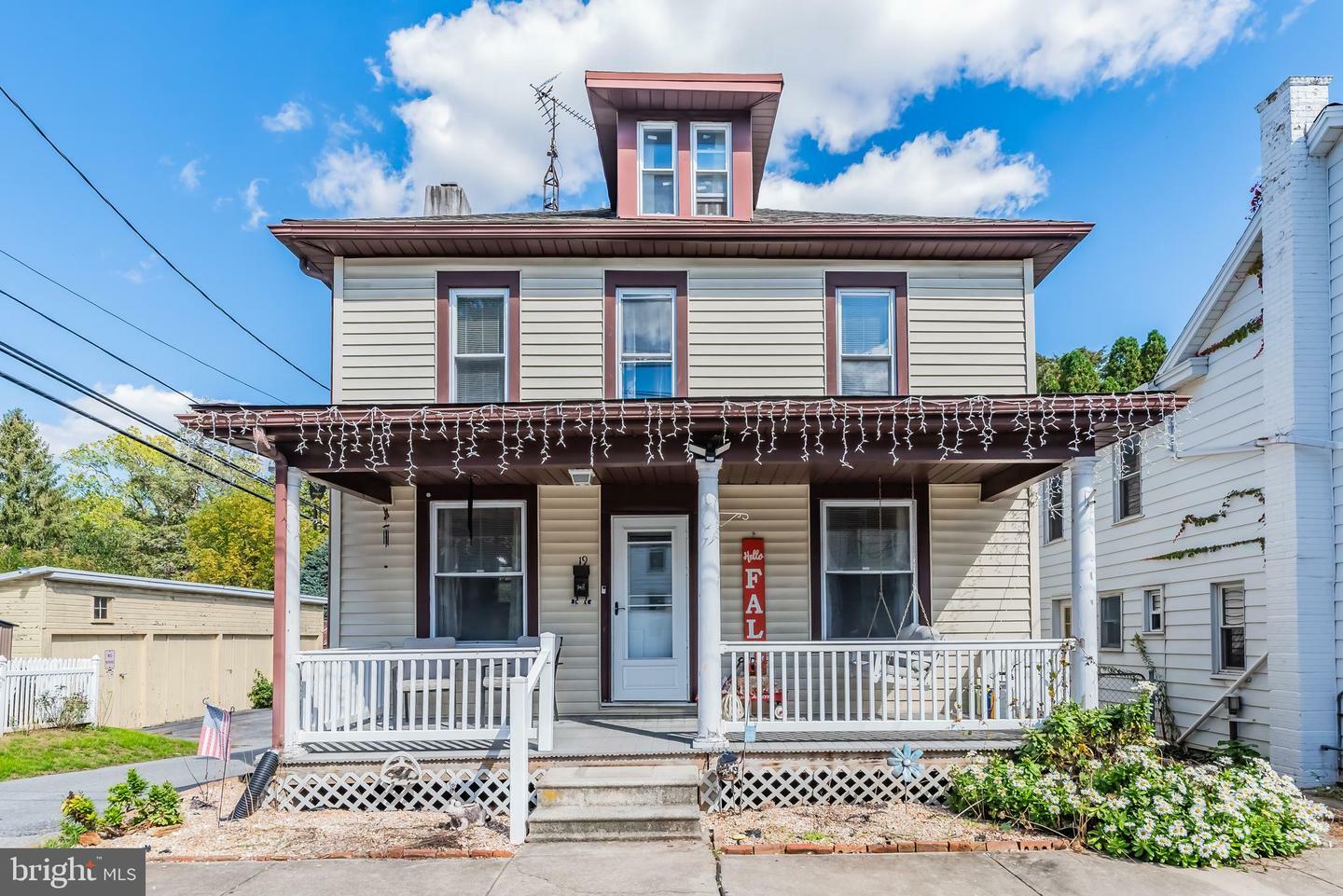 Property Photo:  19 S Washington Street  PA 17257 