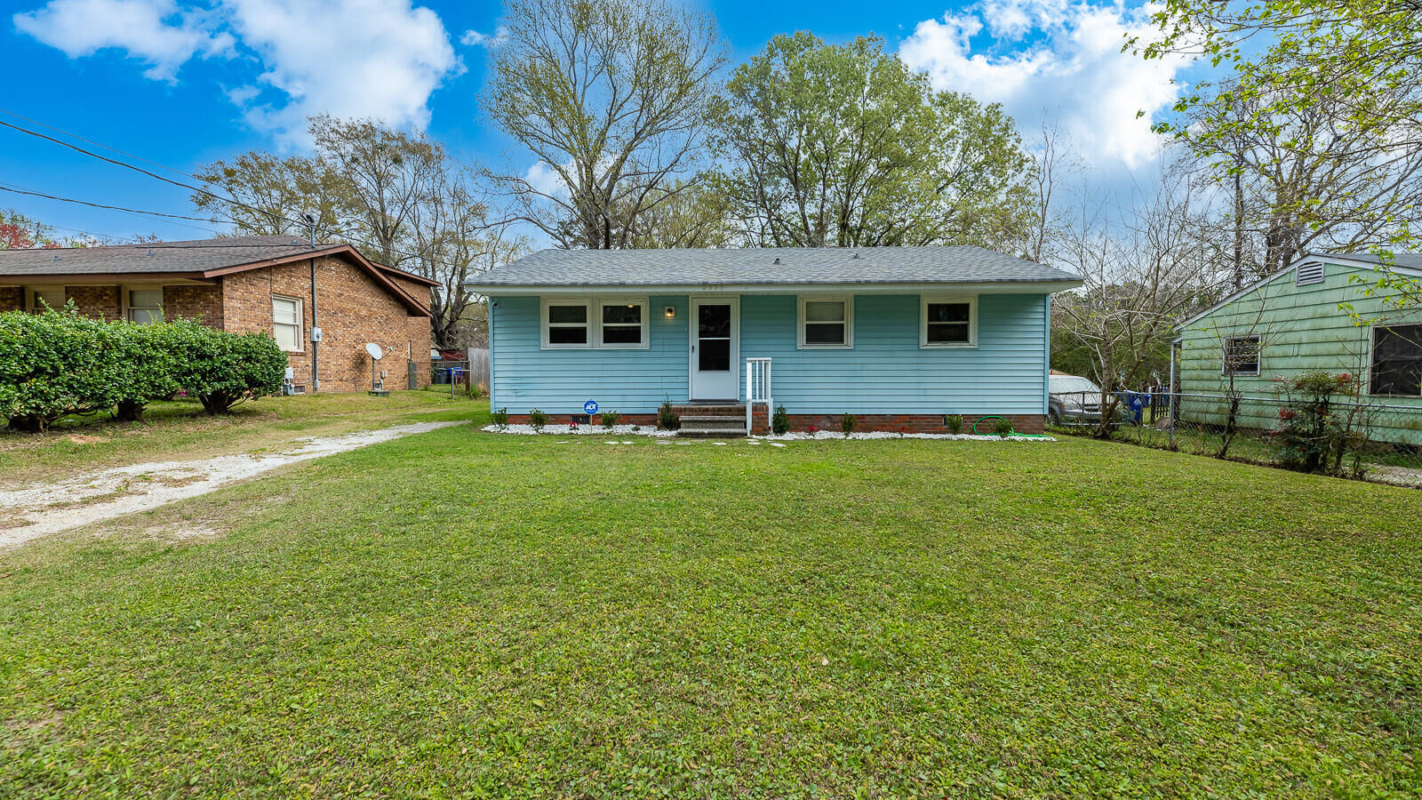 Property Photo:  2333 Falcon Road  SC 29406 