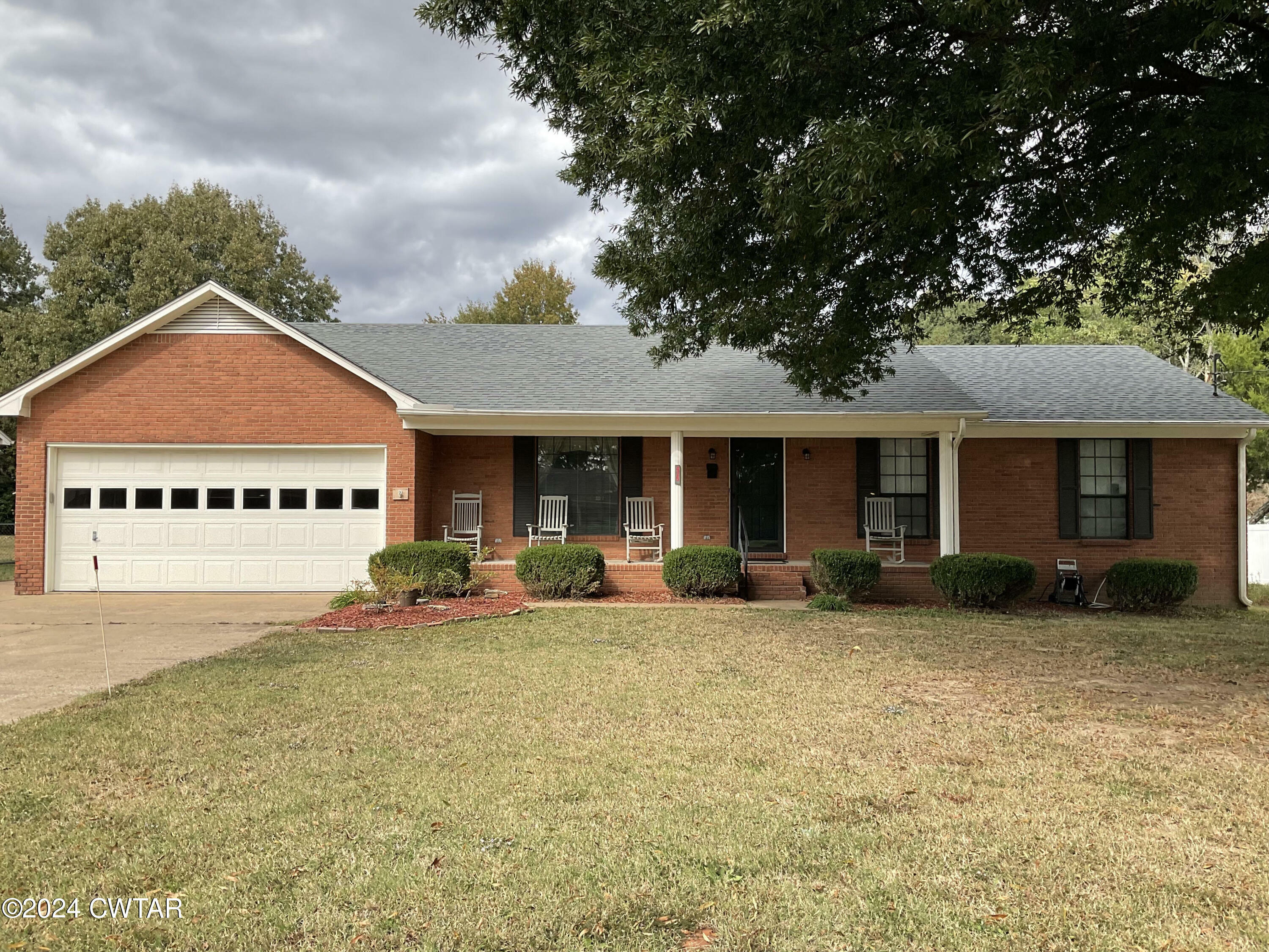 Property Photo:  425 W University Parkway  TN 38305 