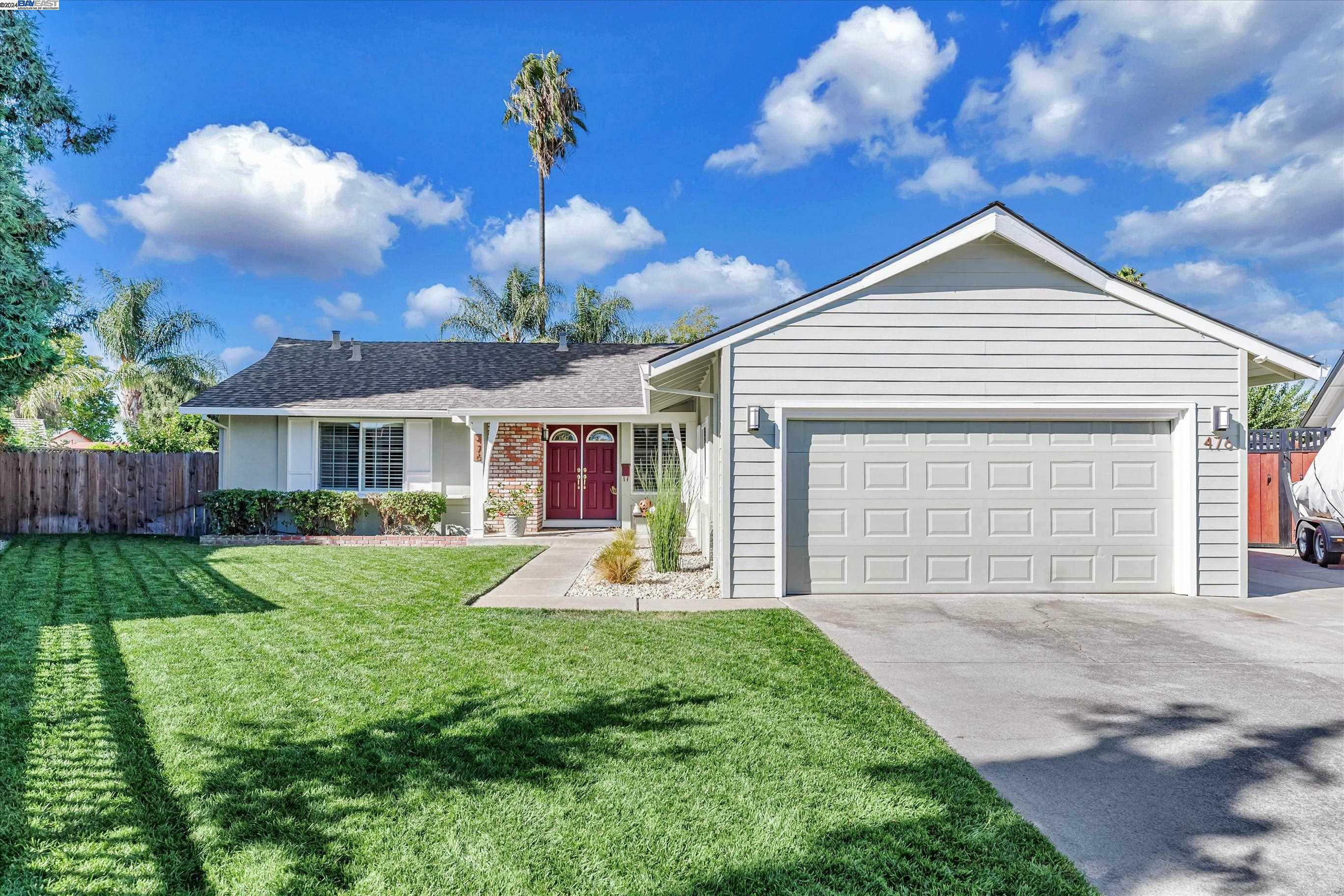 Property Photo:  476 Kent Ct  CA 94551 