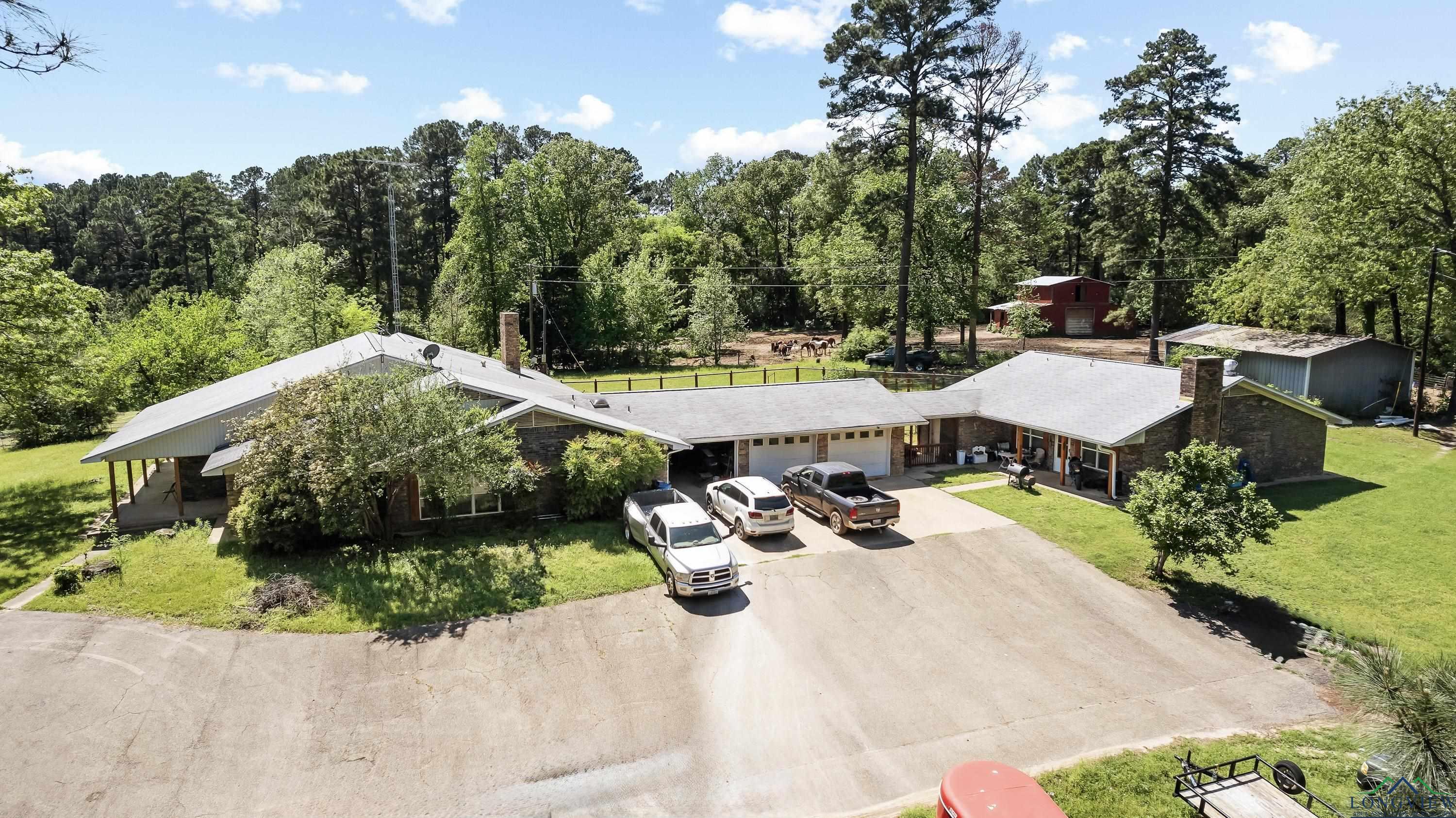 Property Photo: 3955 E US Highway 79 TX 75652