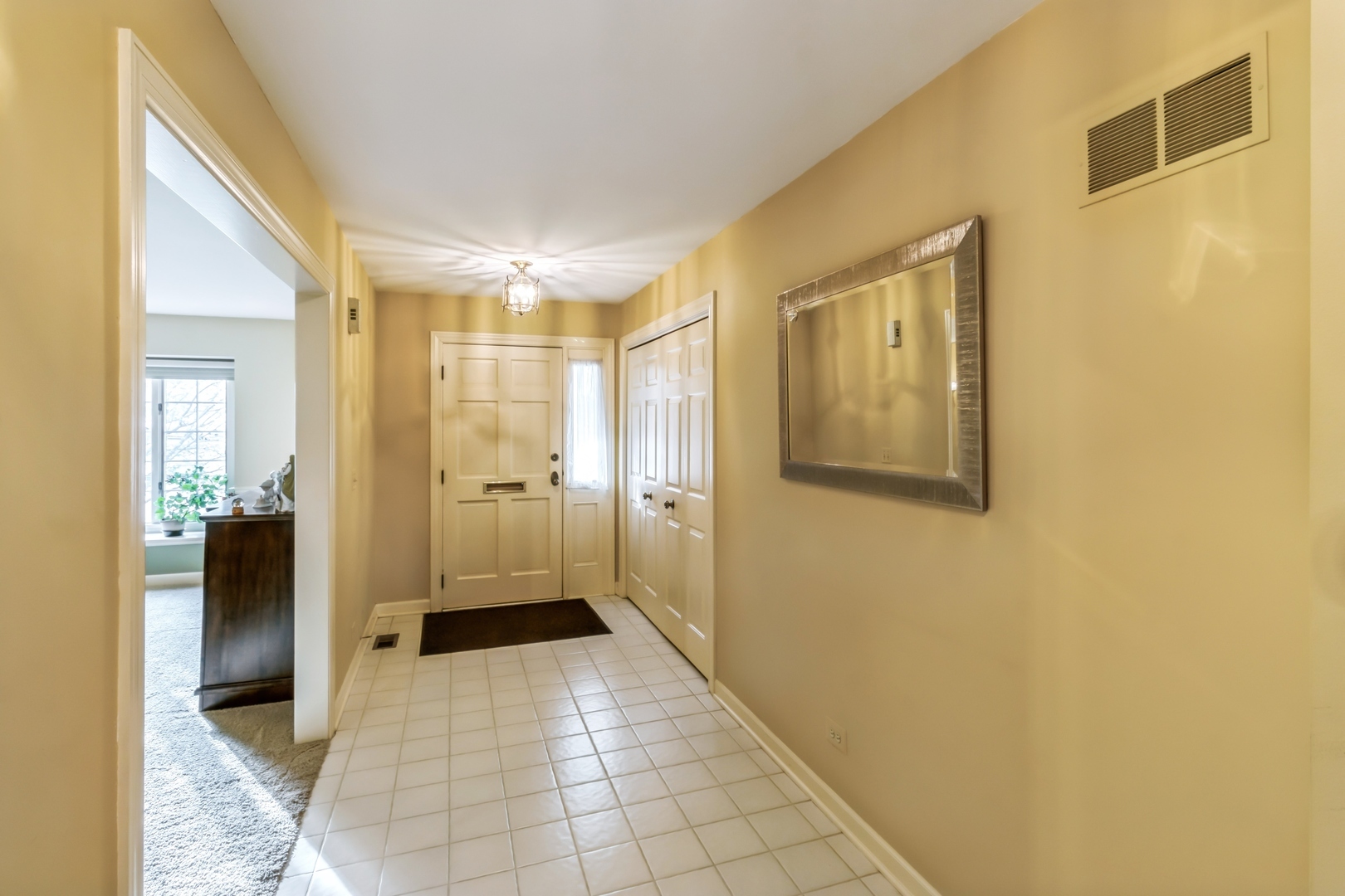 Property Photo:  1489 Shire Circle  IL 60067 