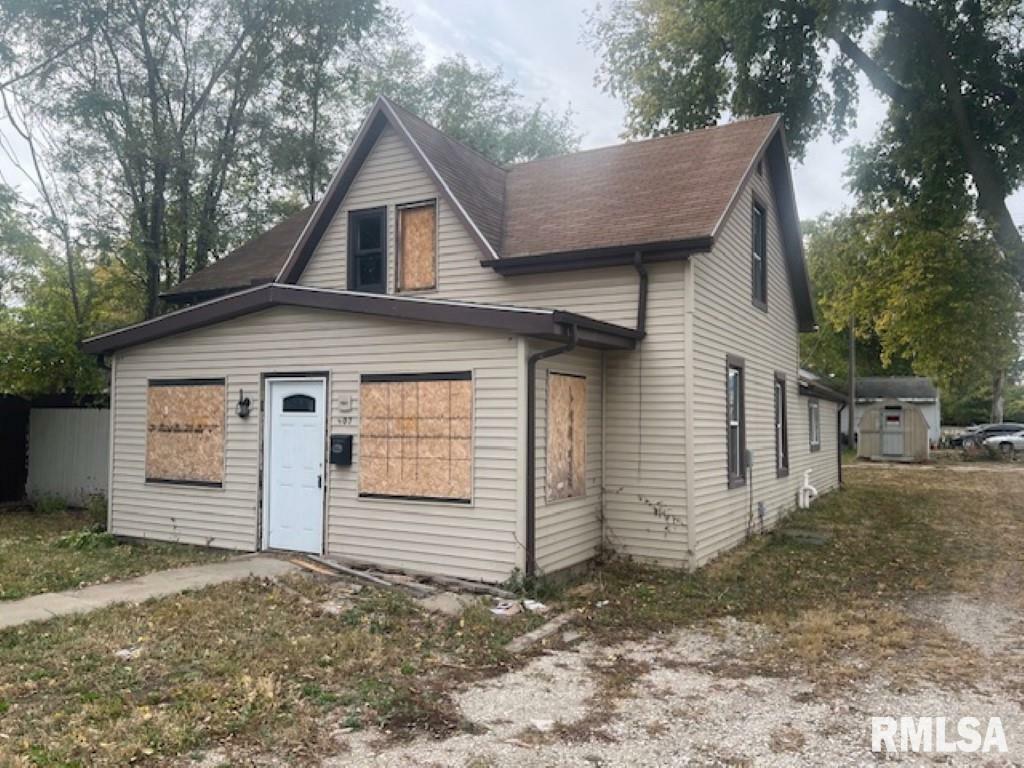 Property Photo:  607 Mechanic Street  IL 61554 