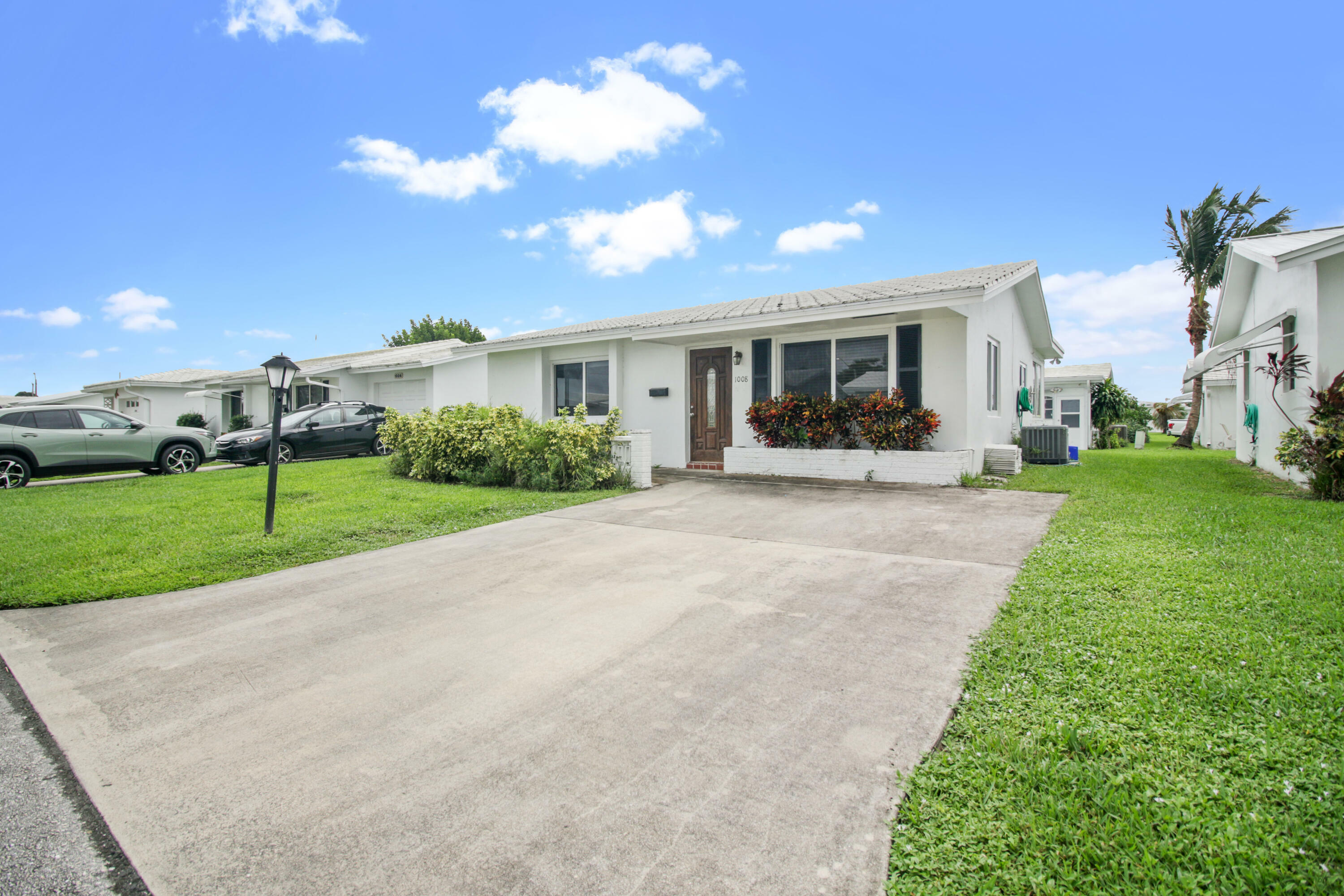 Property Photo:  1008 Leisure Lane  FL 33426 