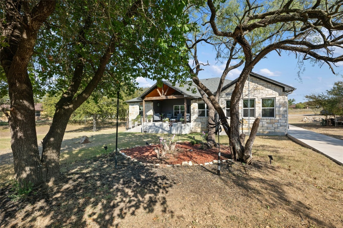 Property Photo:  106 Chaumont Street  TX 78639 