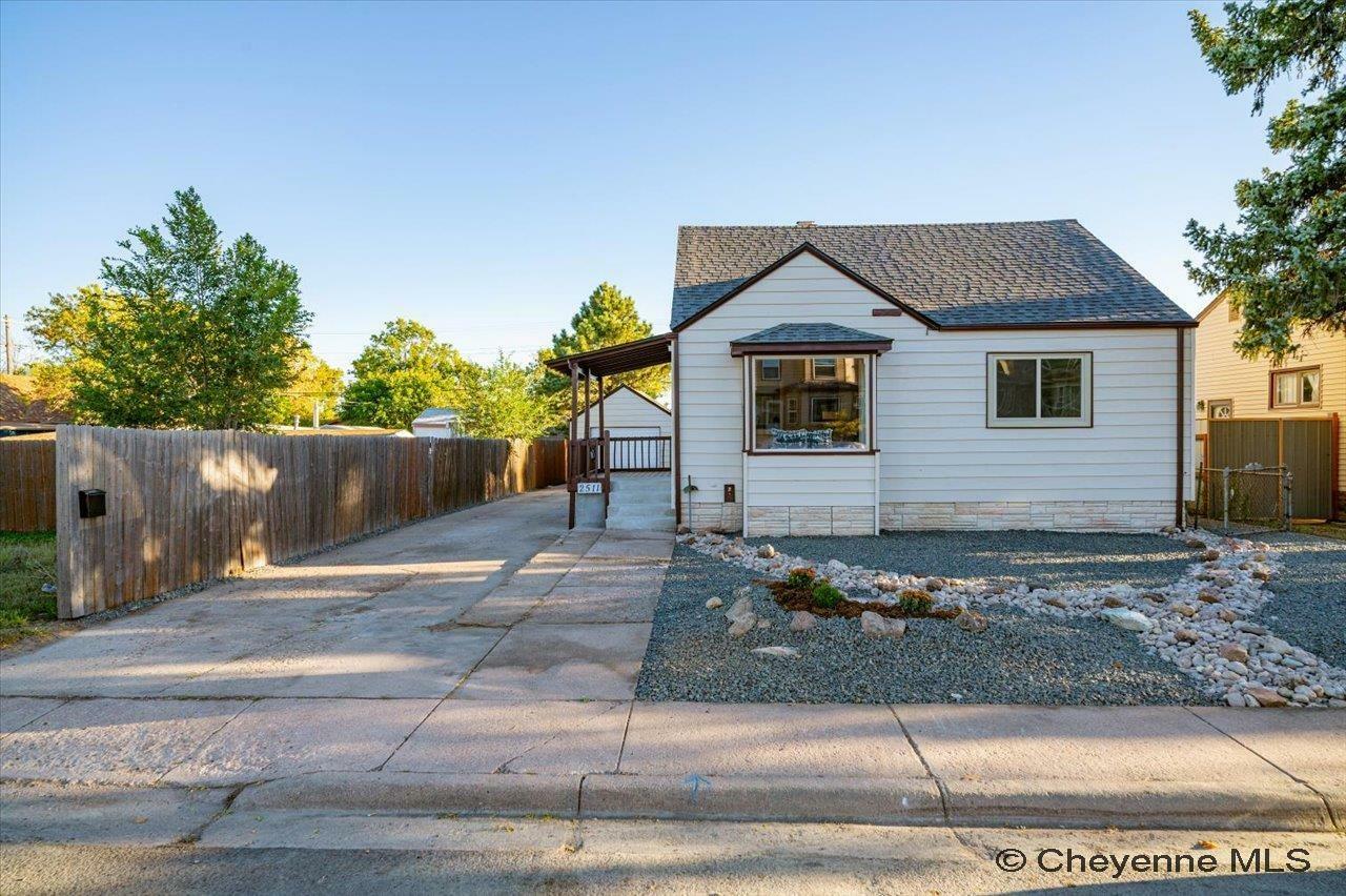 Property Photo:  2511 E 13th St  WY 82001 