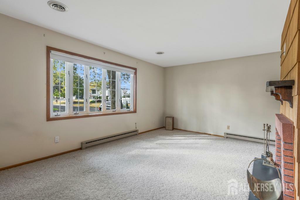 Property Photo:  187 Oak Tree Avenue  NJ 07080 