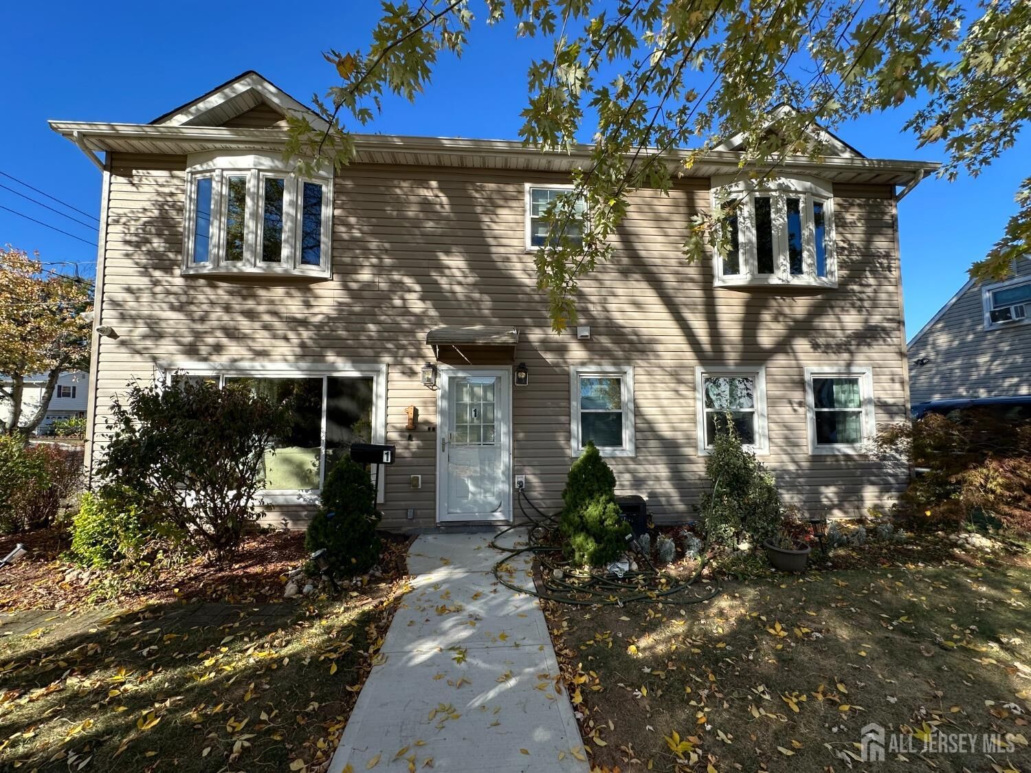 Property Photo:  1 W Francis Street W  NJ 08830 