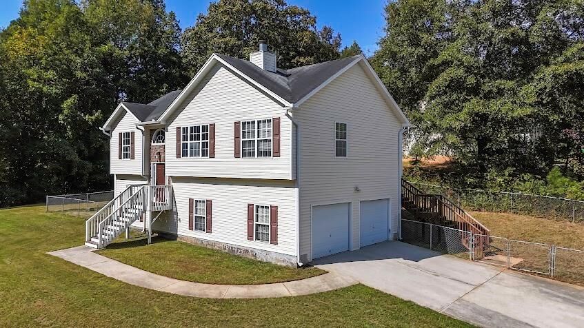 Property Photo: 227 Daniel Springs Court GA 30180