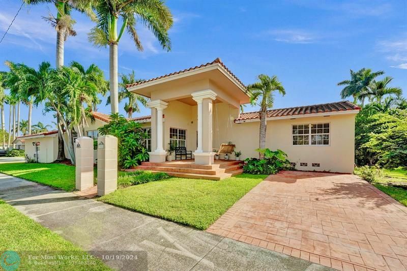 Property Photo:  701 N 14th Ave  FL 33019 