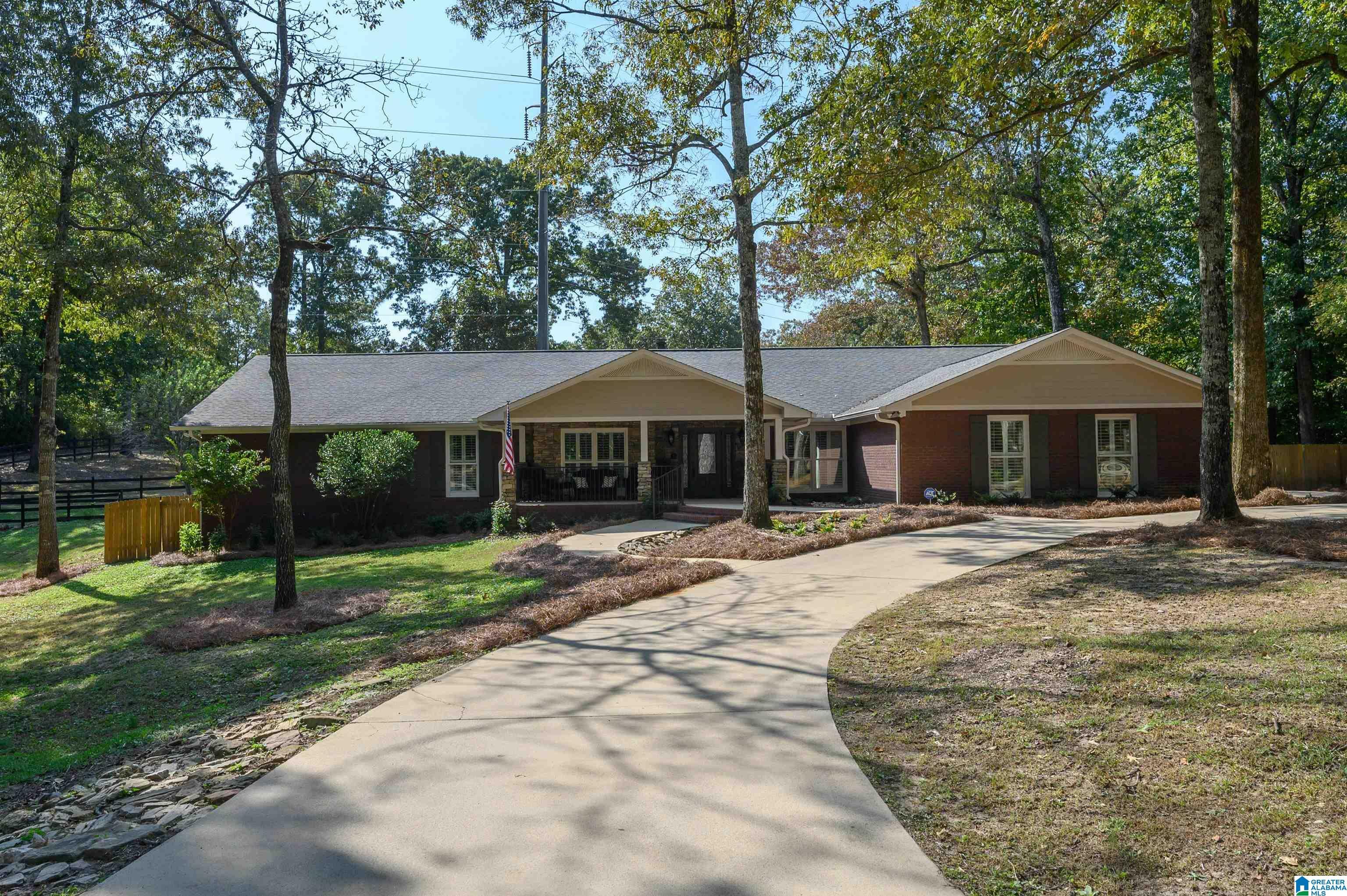 Property Photo:  830 Valley View Road  AL 35124 