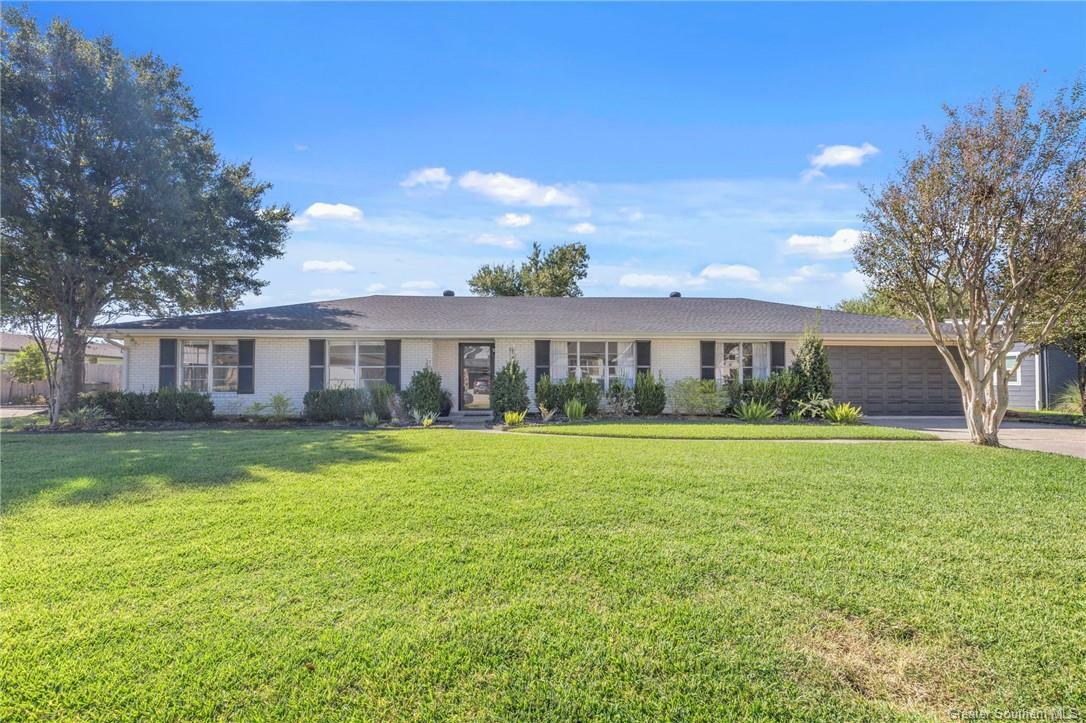 Property Photo: 901 Treasure Lane LA 70605