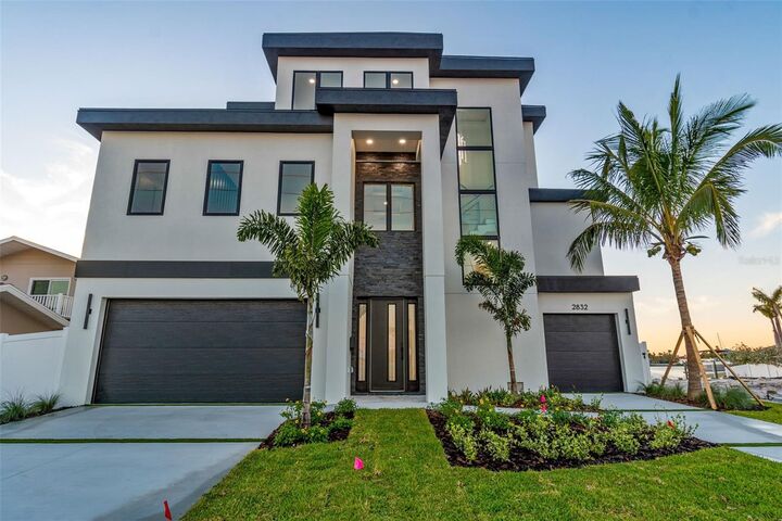 Property Photo: 2832 W Vina Del Mar Boulevard FL 33706