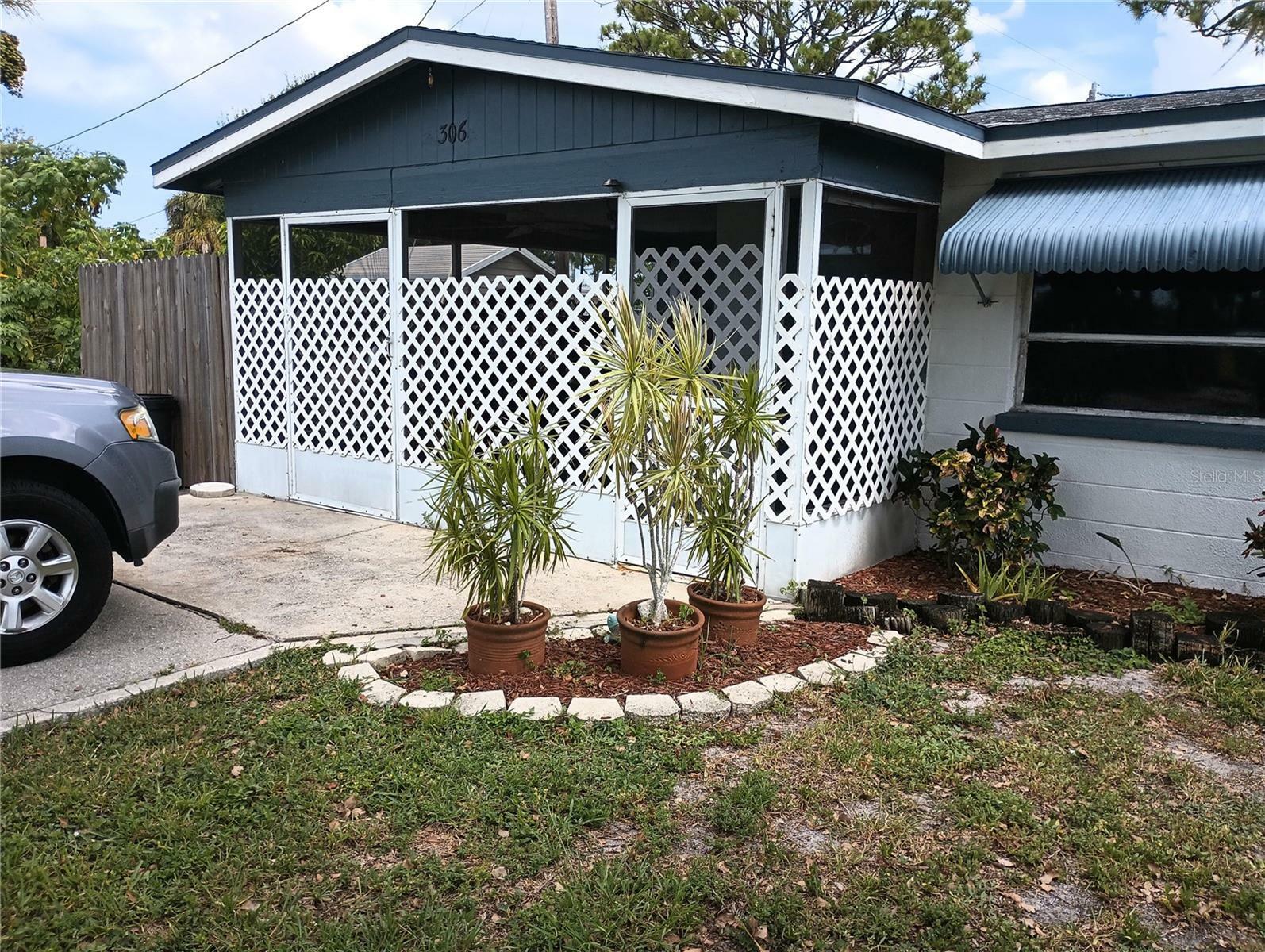 Property Photo:  306 E Langsner Street  FL 34223 