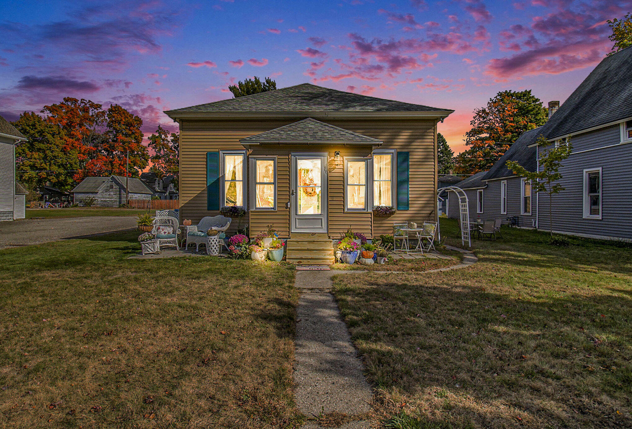 Property Photo:  314 N Robert Street  MI 49431 