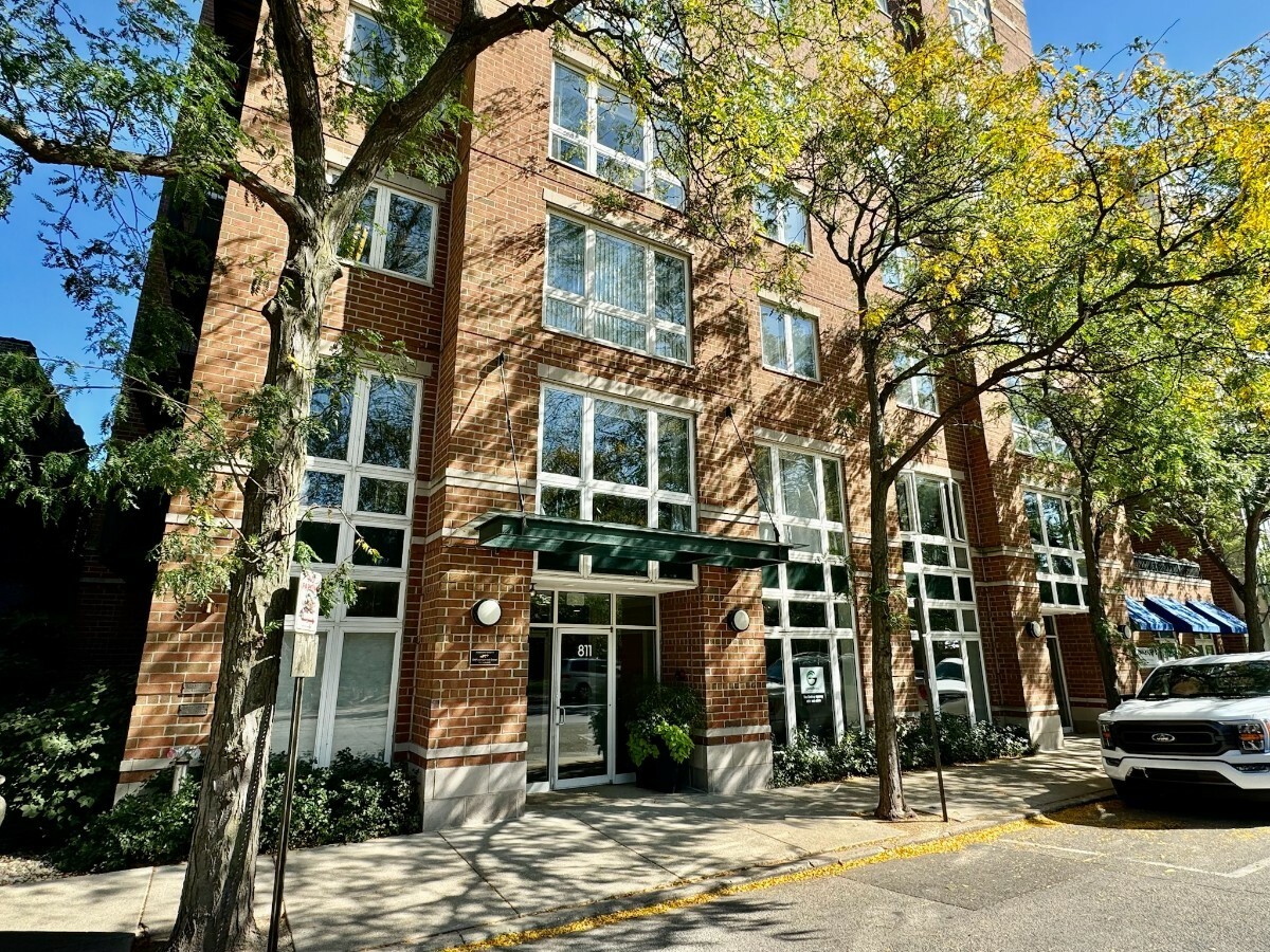 Property Photo:  811 Chicago Avenue 305  IL 60202 