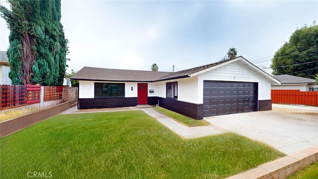 Property Photo:  13964 Sayre Street  CA 91342 
