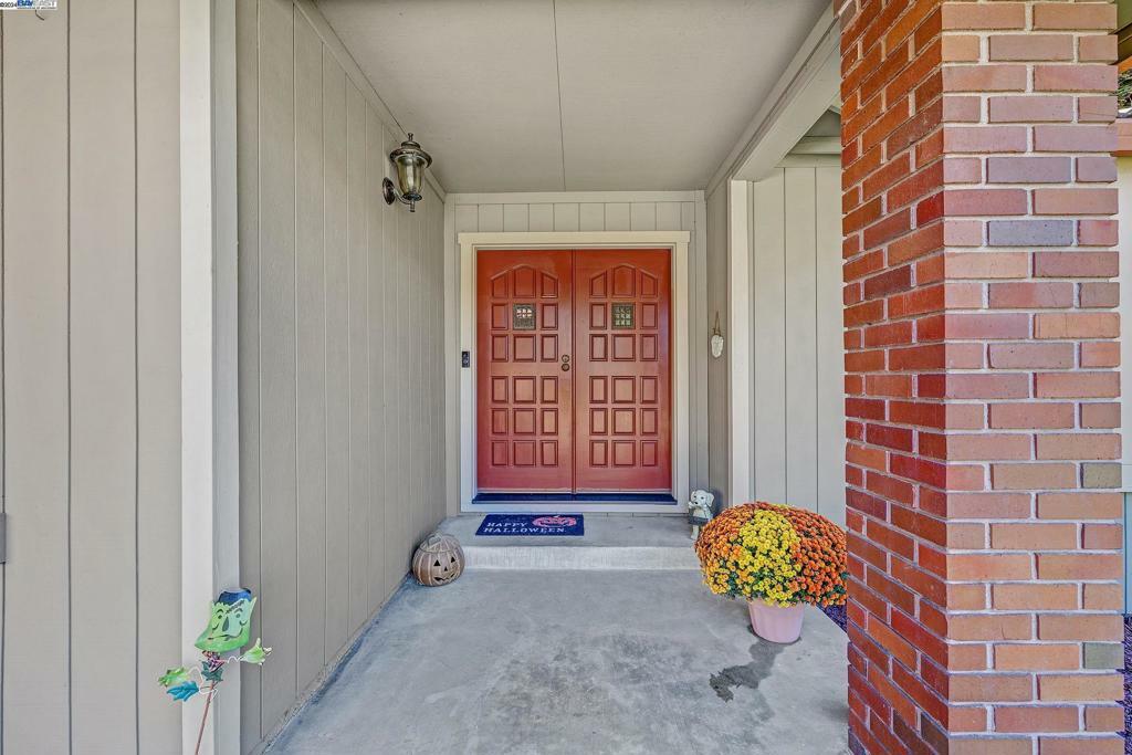 Property Photo:  38961 Altura St  CA 94536 