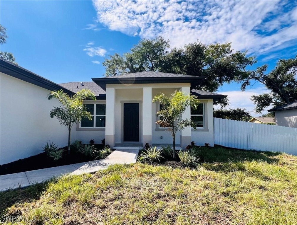 Property Photo:  19103 Helena Avenue  FL 33948 