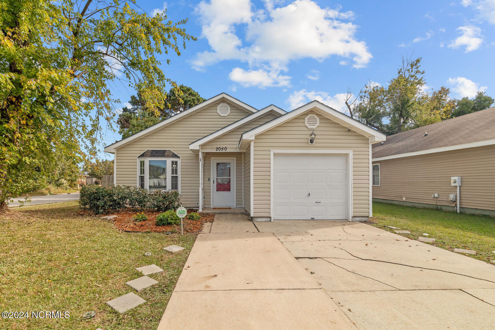 Property Photo: 2050 Foxhorn Road NC 28546