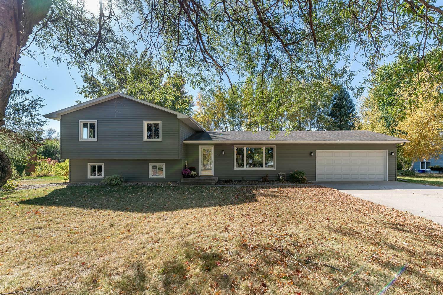 Property Photo:  1725 Quail Roost Drive  MN 56003 