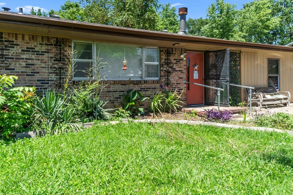 Property Photo:  705 E Sumac Street  AR 72756 