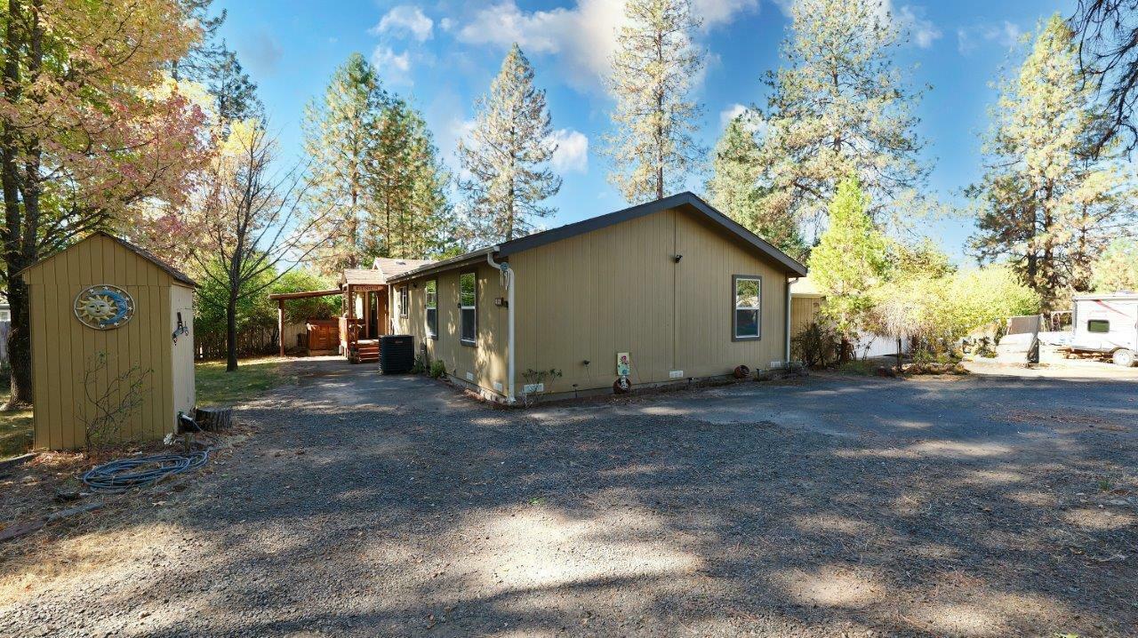 Property Photo:  501 Old Ferry Road  OR 97539 