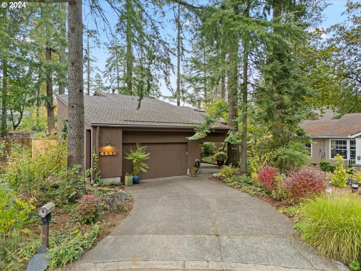 4261 Country Woods Ct  Lake Oswego OR 97035 photo