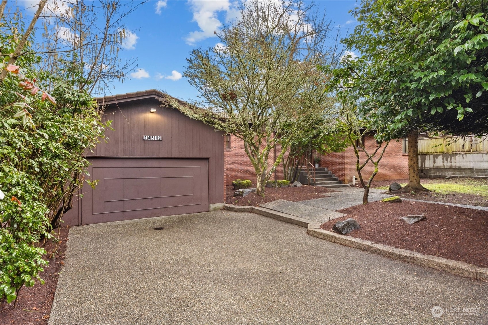 Property Photo: 14512 38th Avenue NE WA 98155