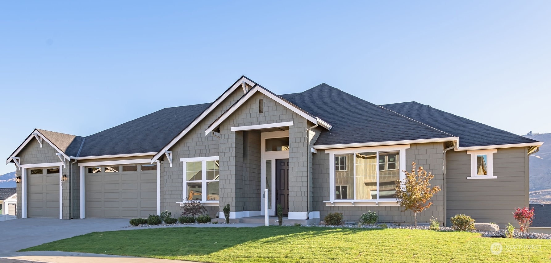 Property Photo: 1596 S Kelvin Court WA 98802