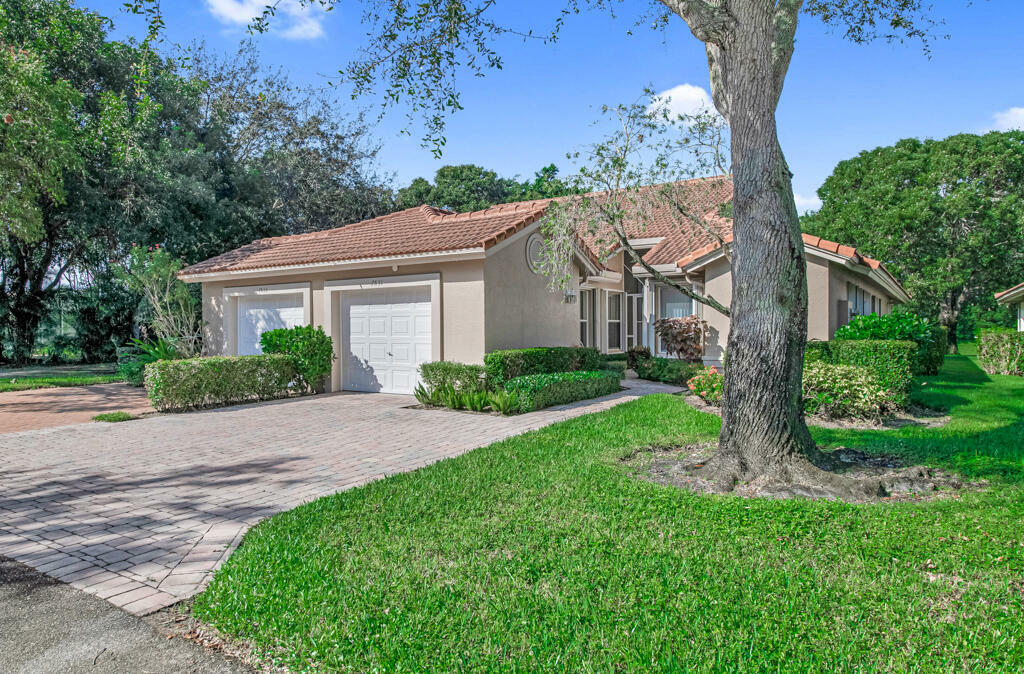 Property Photo:  7831 Majestic Palm Drive  FL 33437 