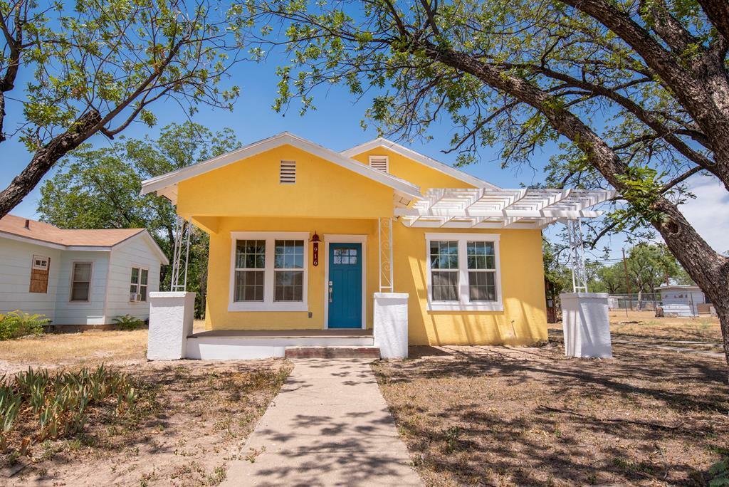 Property Photo:  916 Preusser St  TX 76903 