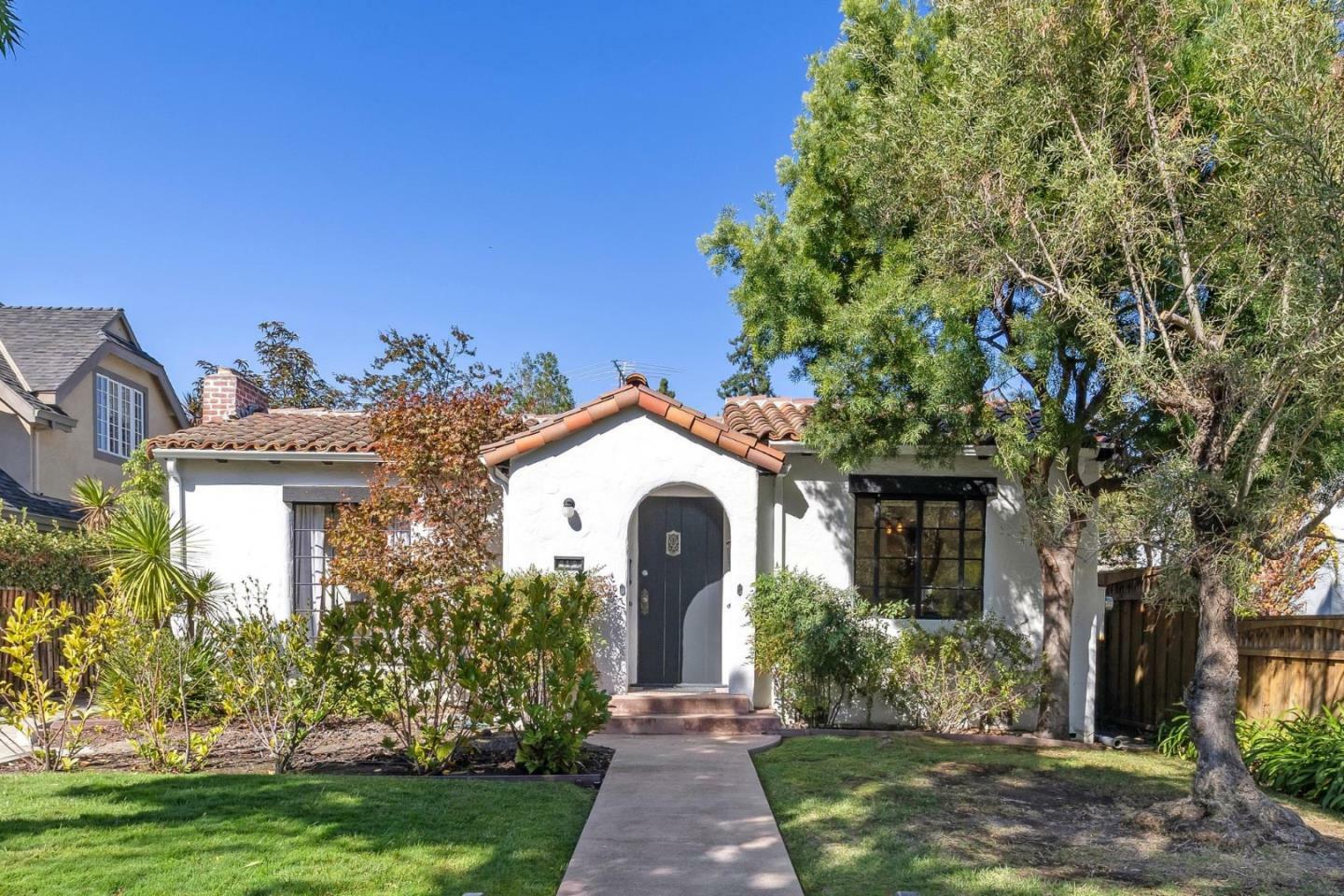 Property Photo:  211 Washington Avenue  CA 94301 