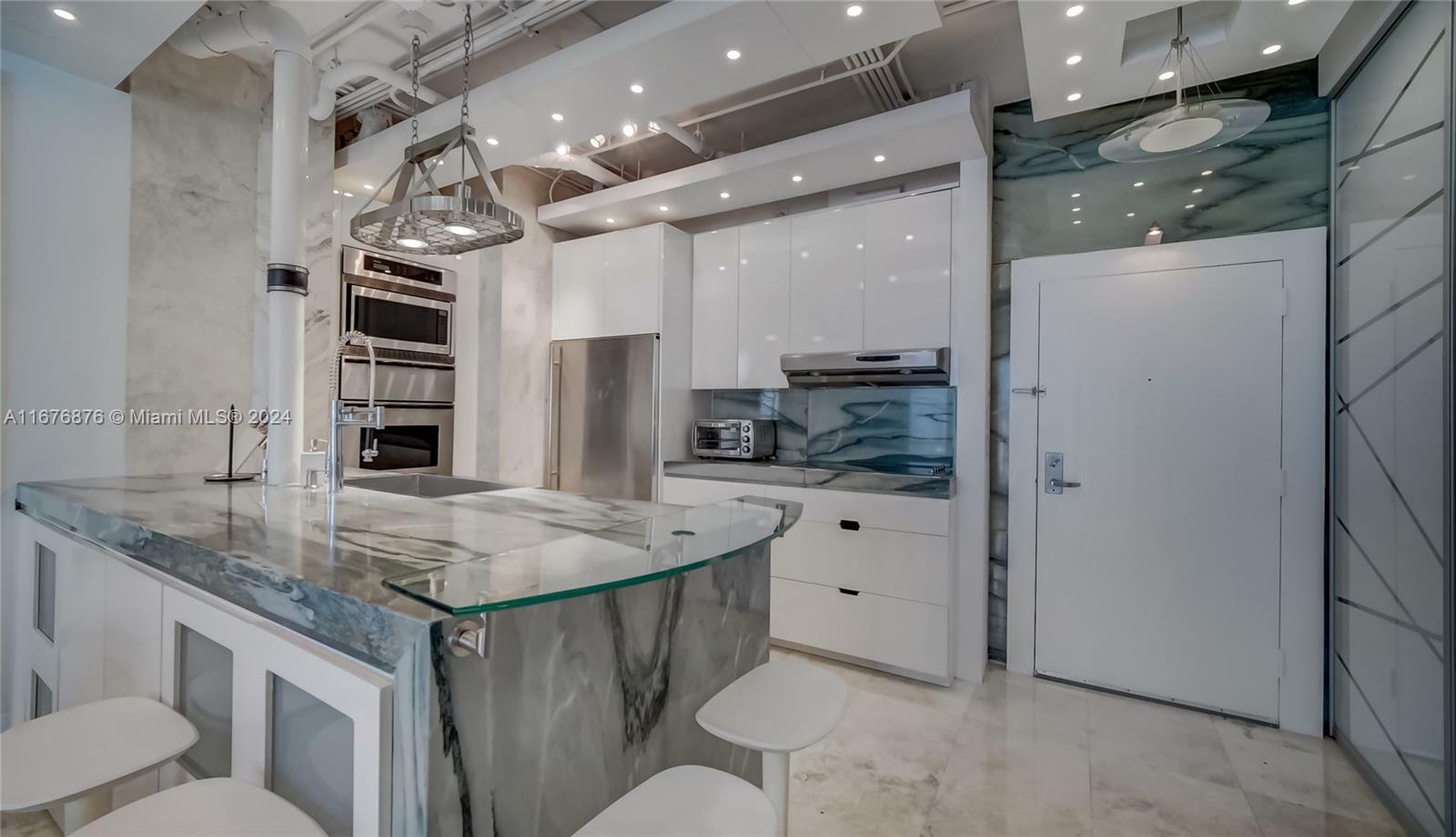 Property Photo:  1155 Brickell Bay Dr Ph 208  FL 33131 