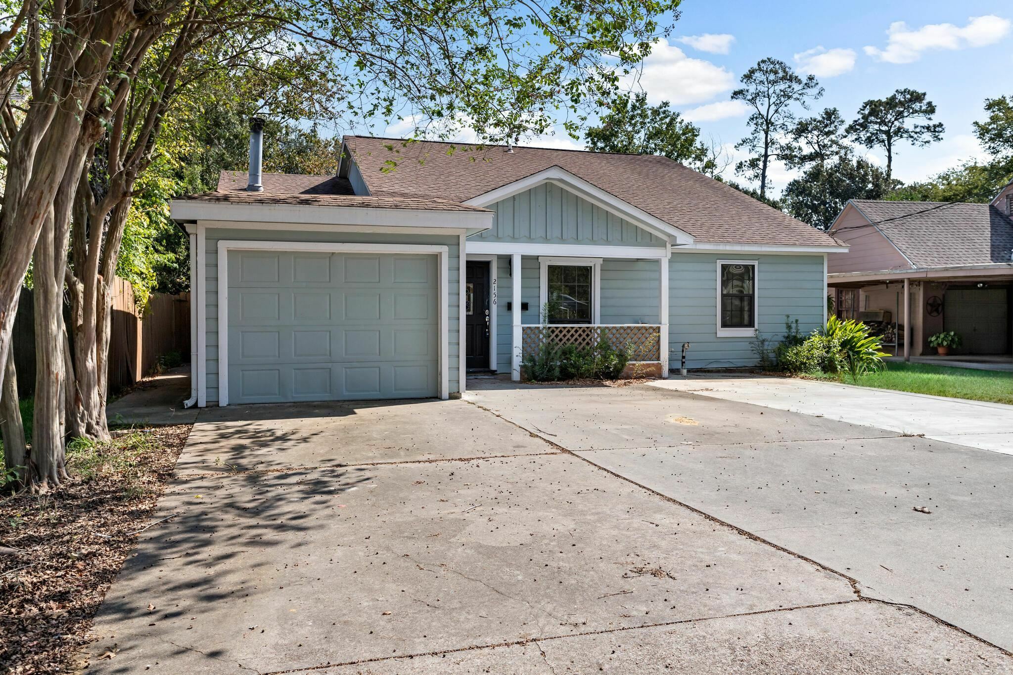 Property Photo: 2156 Central Dr TX 77706