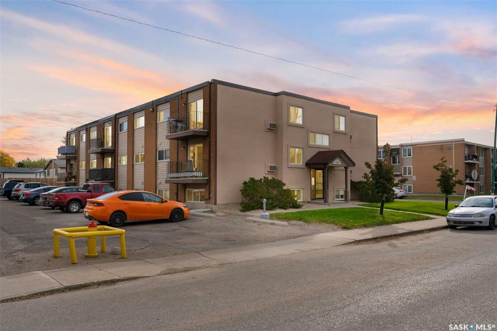 Photo de la propriété:  2251 St Henry Avenue 12  SK S7M 0P5 