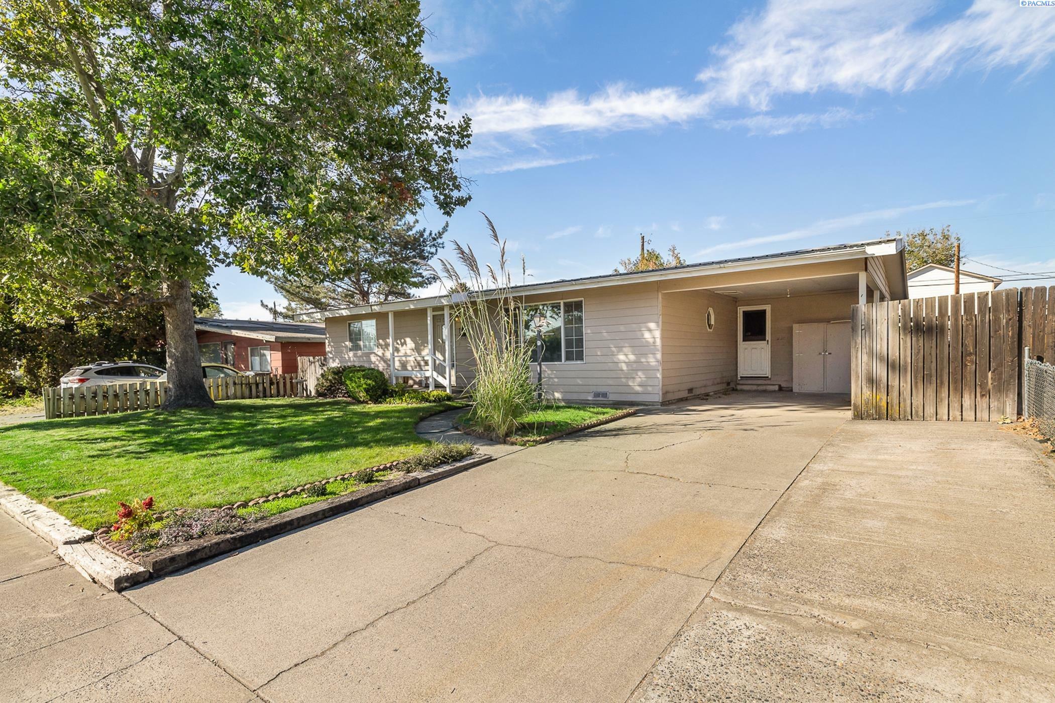 Property Photo:  1519 W Pearl St  WA 99301 