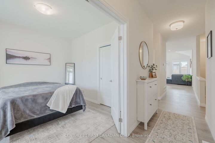 Property Photo:  132 Cortland Terr  ON N5R 0P9 