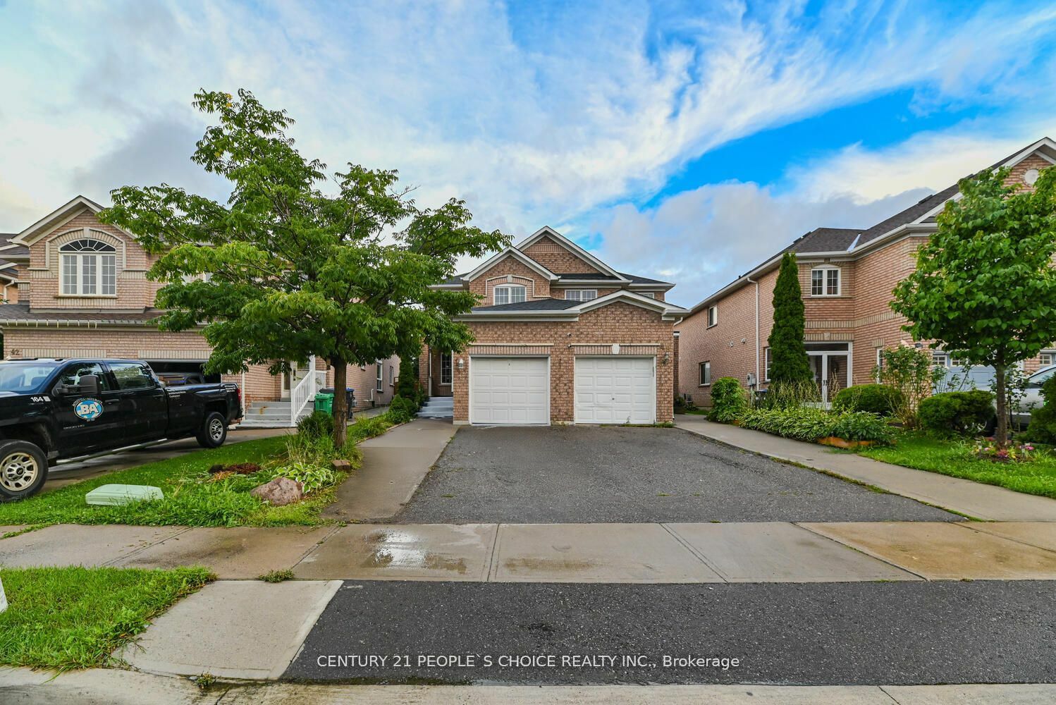 Property Photo:  46 Weather Vane Lane  ON L6X 4R5 