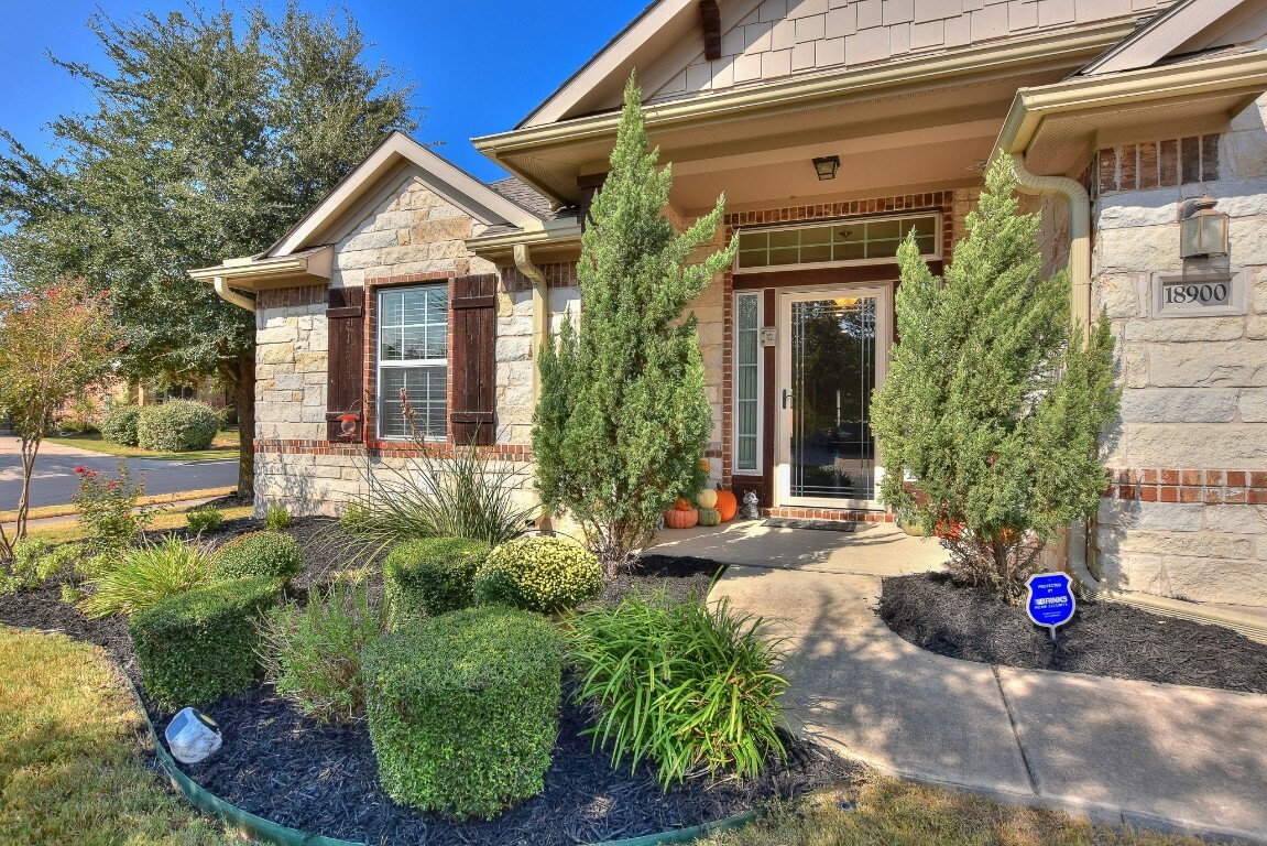 Property Photo:  18900 Shallow Pond Trail  TX 78660 