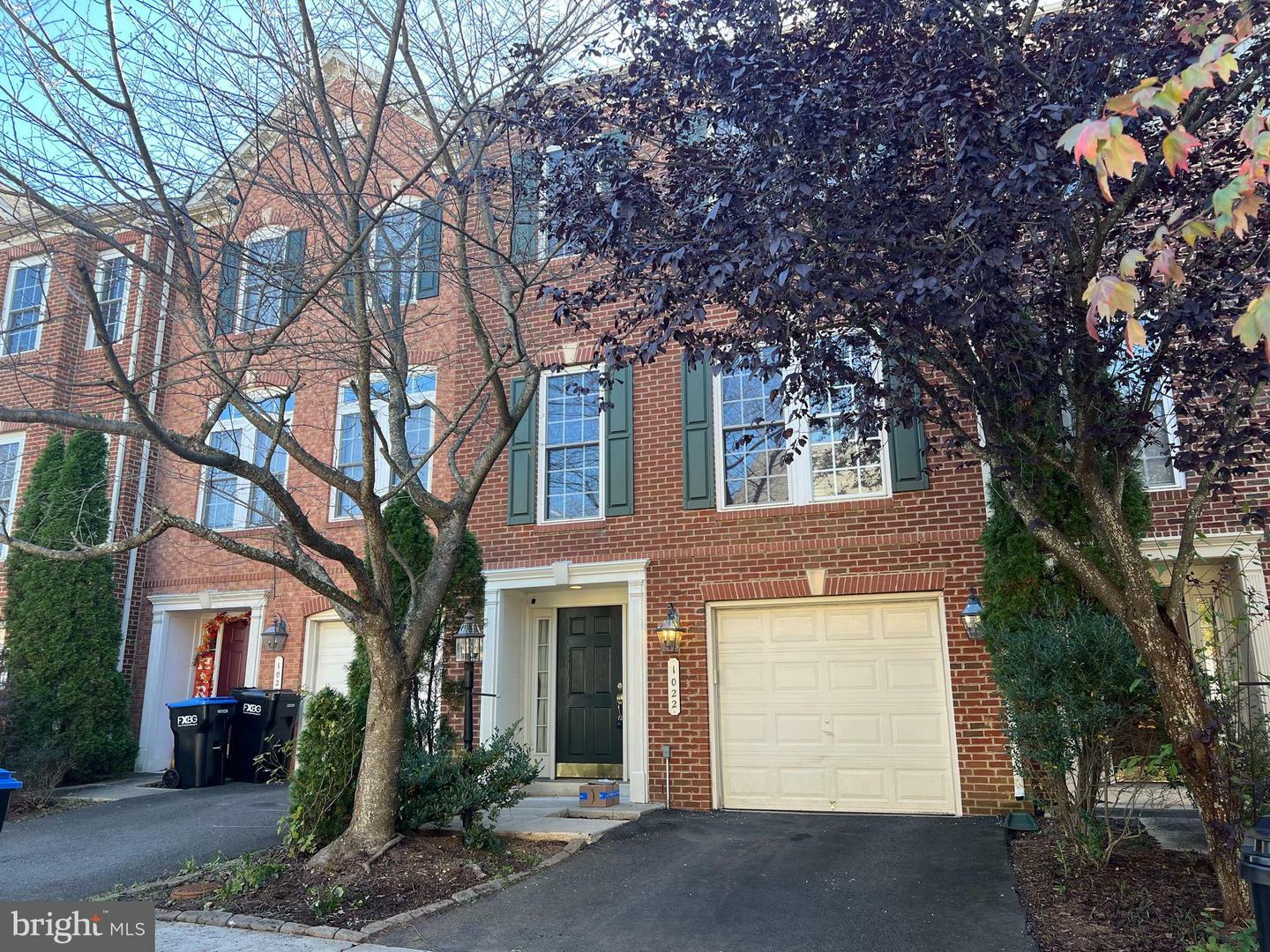 Property Photo:  1022 Hotchkiss Place  VA 22401 