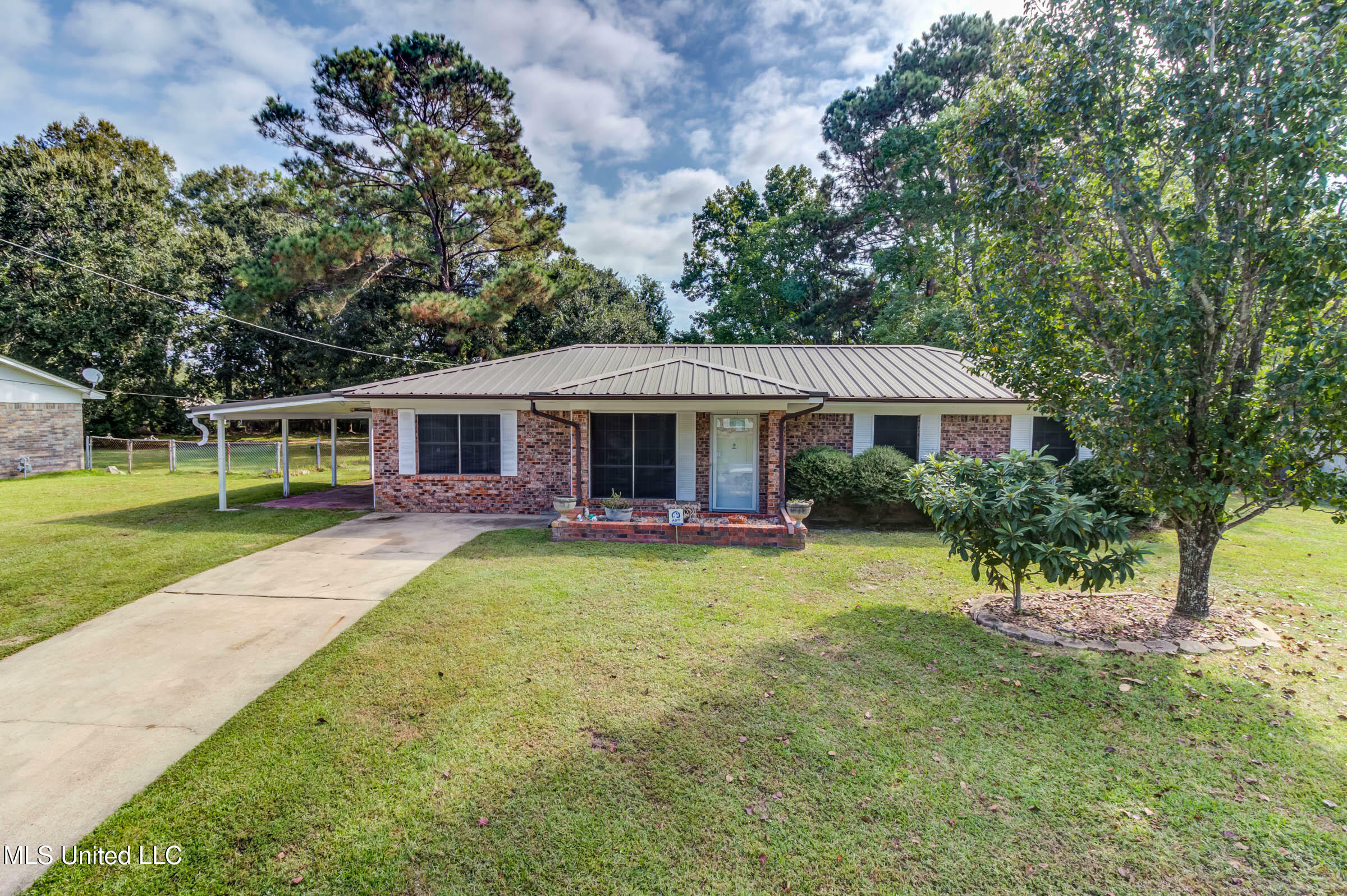 Property Photo:  114 Evergreen Drive  MS 39540 