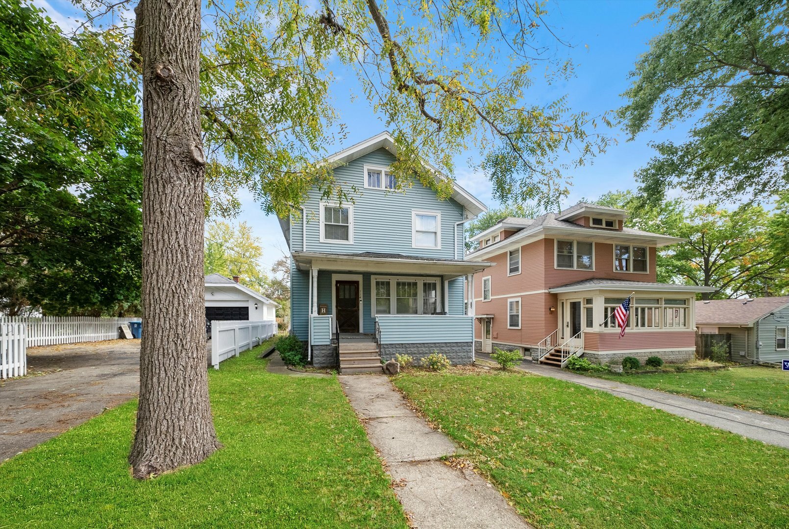 Property Photo:  114 S Highland Avenue  IL 60506 