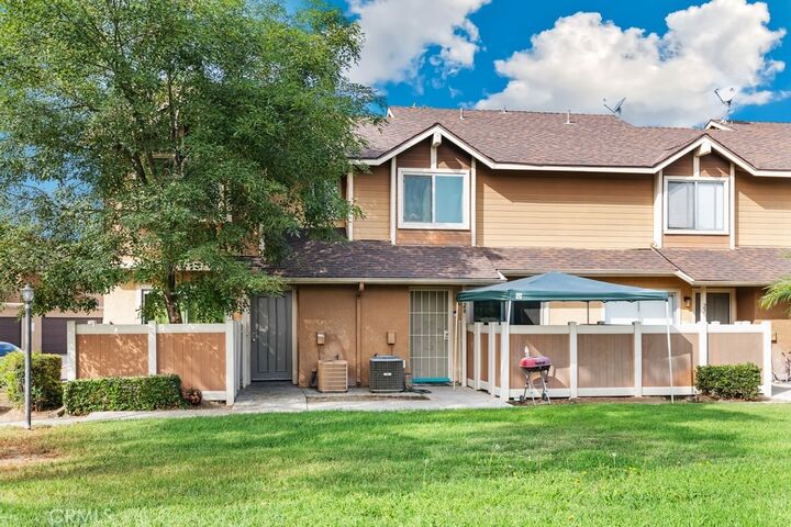 Property Photo:  1460 Kendall Drive 25  CA 92407 